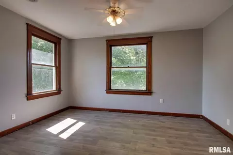 317 W Collins St, Mendon, IL 62351 photo 16