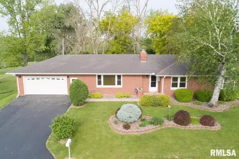 3816 Eagle Heights Dr, Clinton, IA 52732
