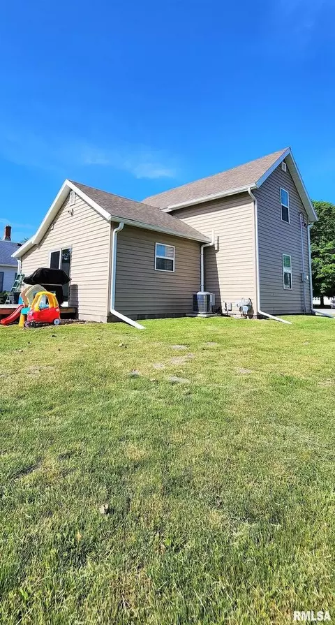 1414 18th St, Viola, IL 61486 photo 11