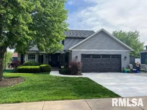 2305 Lindenwood Dr, Bettendorf, IA 52722