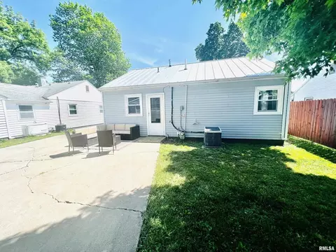 607 NE 3rd St, Aledo, IL 61231 photo 10