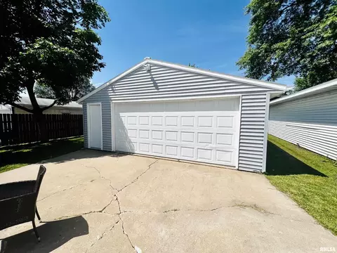 607 NE 3rd St, Aledo, IL 61231 photo 11