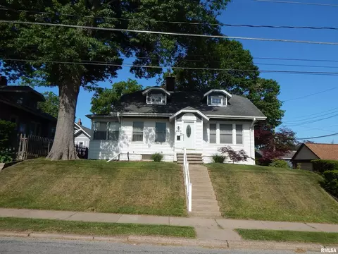 2412 Bridge Ave, Davenport, IA 52803
