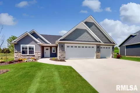 1020 Olde Brandy Ln, Davenport, IA 52807