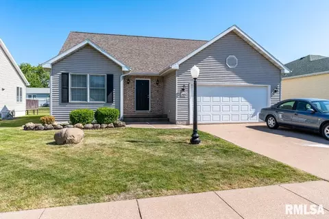 2905 Kaitlyn Dr, Muscatine, IA 52761
