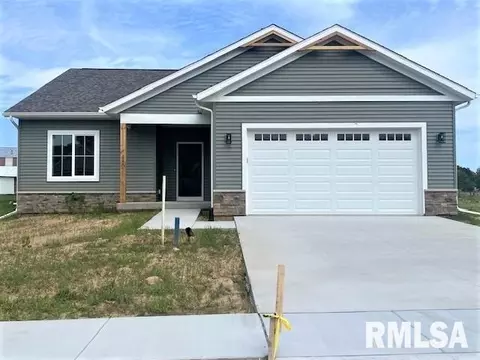 4807 Willow Cir, Davenport, IA 52806