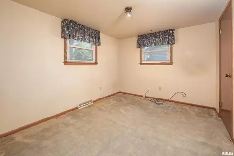 2403 11th St, Silvis, IL 61282 photo 20