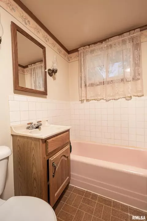 2403 11th St, Silvis, IL 61282 photo 23