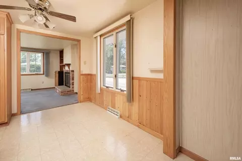 2403 11th St, Silvis, IL 61282 photo 13