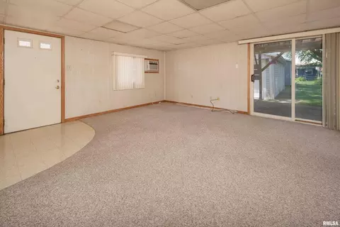 2403 11th St, Silvis, IL 61282 photo 9