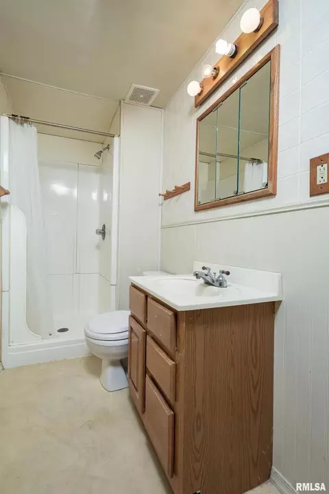 2403 11th St, Silvis, IL 61282 photo 12