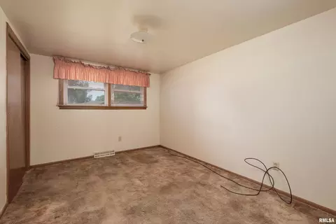 2403 11th St, Silvis, IL 61282 photo 26
