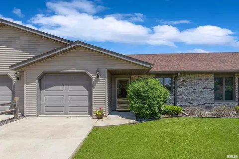 1617 Milnes Dr, Fulton, IL 61252