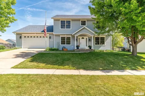 1410 W 61st St, Davenport, IA 52806