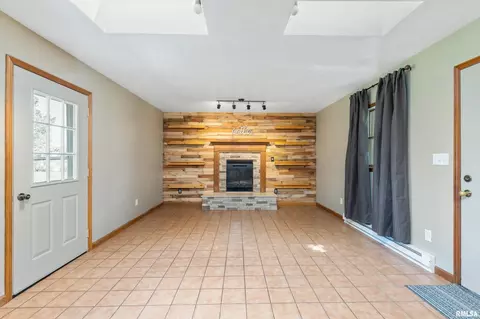 601 Mulberry St, Andover, IL 61233 photo 4