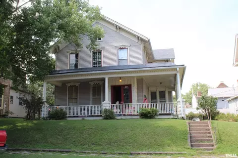 105 W 5th St, Muscatine, IA 52761