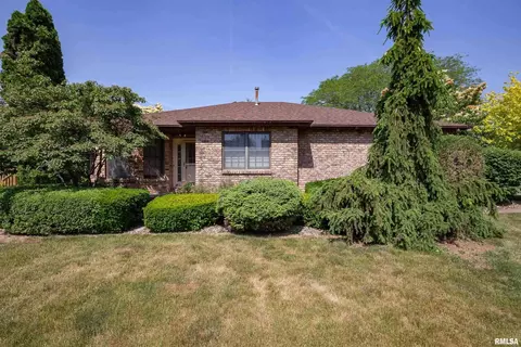 2519 E 51st St, Davenport, IA 52807