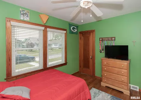 265 6th St, Silvis, IL 61282 photo 16