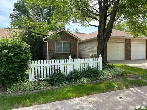 2904 4th St #8FNR, Moline, IL 61265
