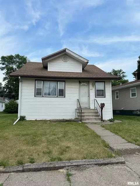 3206 Boies Ave, Davenport, IA 52802