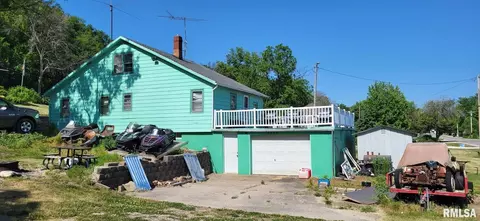 2133 Adams St, Muscatine, IA 52761