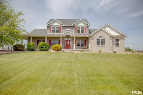 15508 108th Avenue Pl, Davenport, IA 52804