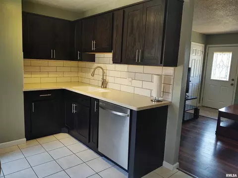 4815 44th Ave, Moline, IL 61265 photo 5