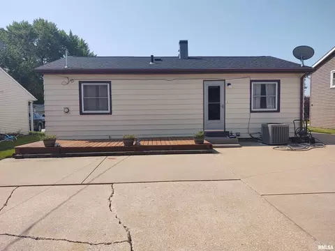 4815 44th Ave, Moline, IL 61265 photo 2
