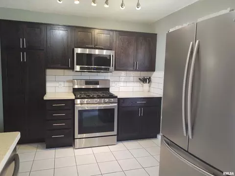 4815 44th Ave, Moline, IL 61265 photo 6