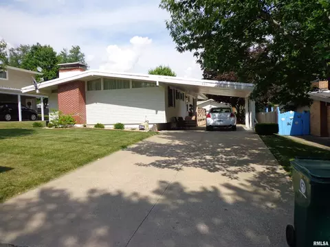 607 Edgewood Dr, Quincy, IL 62301