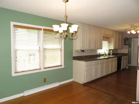 236 13th St, Silvis, IL 61282 photo 7