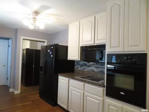 236 13th St, Silvis, IL 61282 photo 9