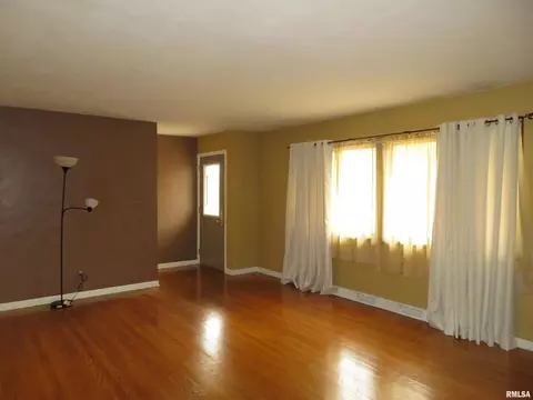 236 13th St, Silvis, IL 61282 photo 3