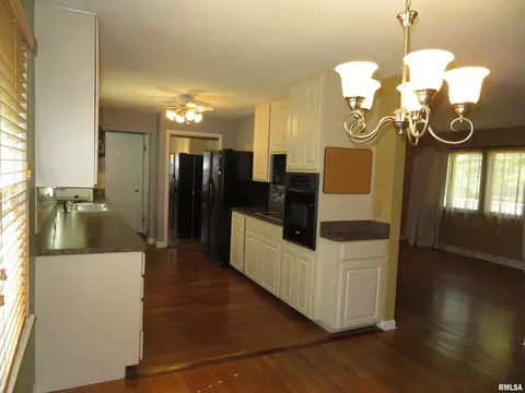 236 13th St, Silvis, IL 61282 photo 11