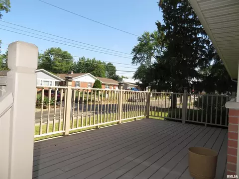 236 13th St, Silvis, IL 61282 photo 32
