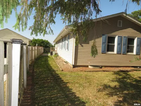 236 13th St, Silvis, IL 61282 photo 38