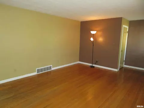 236 13th St, Silvis, IL 61282 photo 5