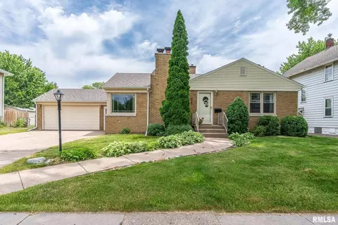 1911 27th St, Rock Island, IL 61201