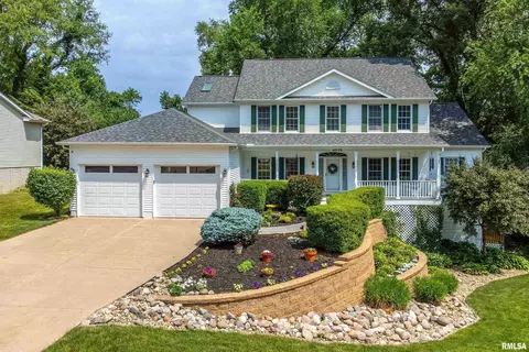 4070 Treeline Dr, Bettendorf, IA 52722