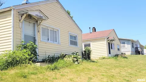 4918 N 4922 N Division St, Davenport, IA 52806