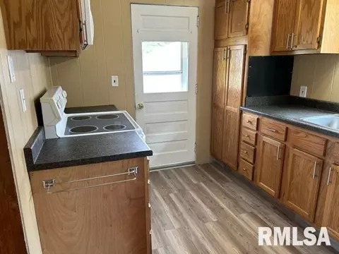 404 S Hall St, Morrison, IL 61270 photo 12