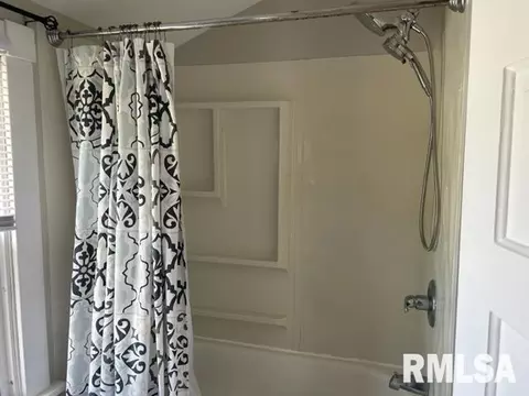 404 S Hall St, Morrison, IL 61270 photo 24