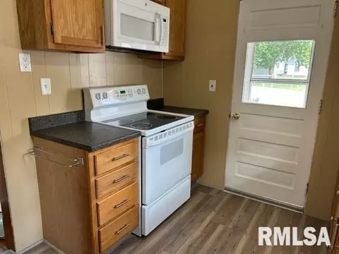404 S Hall St, Morrison, IL 61270 photo 13