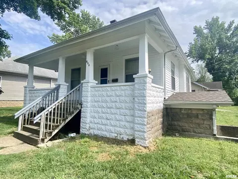 705 W Walnut St, Carbondale, IL 62901