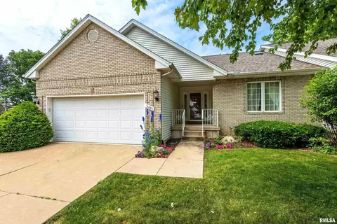 3441 Maple Glen Dr, Bettendorf, IA 52722