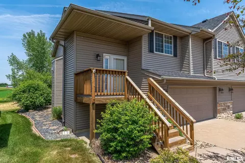1636 E Lomar St, Eldridge, IA 52748