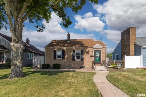 1510 33rd St, Moline, IL 61265