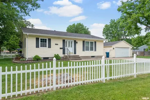 1148 37th Ave, East Moline, IL 61244