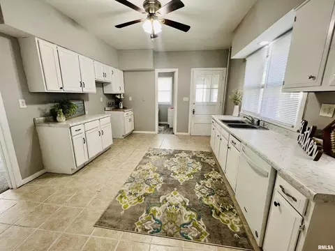 807 19th Ave, Moline, IL 61265 photo 3