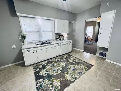807 19th Ave, Moline, IL 61265 photo 5